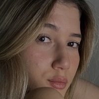 Alba Shy Nagie