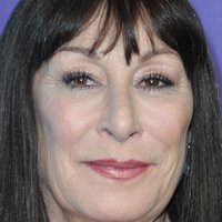 Anjelica Huston Nagie