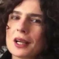 Arsinée Khanjian Nagie
