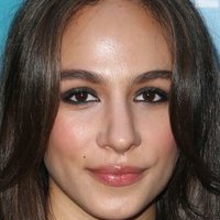 Aurora Perrineau Nagie