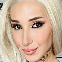 Emma Lusicich Nagie