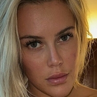 joliebecker Nagie