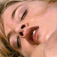 Lisa Chest Nagie