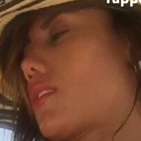 NiaIsazaOficial Nagie