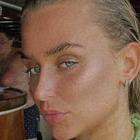 Olivia Fals Nagie
