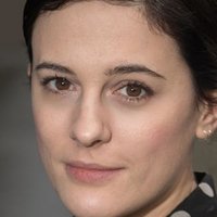 Phoebe Fox Nagie