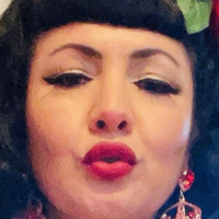 Ruby Champagne Nagie