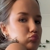 sjsjeuejdb Nagie
