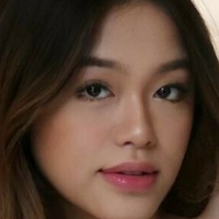 Valerie Versace Nagie